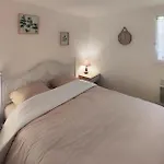 2 Bedroom Stunning In 阿格德