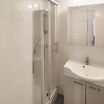 度假居 2 Bedroom Stunning In *