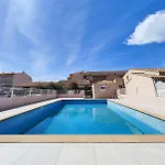 度假居 2 Bedroom Stunning In 阿格德